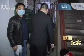 上海大妈痴迷捡垃圾，每月退休金两万八，废品却堆满四套房视频封面