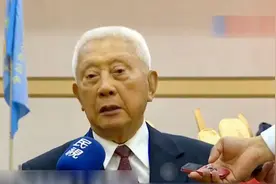 "绿色一言堂" ！台陆军前总司令说我是中国人，遭民进党当局威胁视频封面