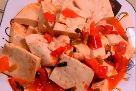 豆腐煮火锅不下饭？这道番茄炒豆腐，做法简单很可口视频封面