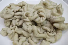 教你清洗肥肠的技巧，一点也不麻烦，不腥不臭，做法步骤太简单了视频封面