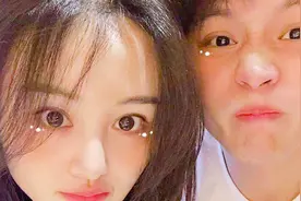 郑爽男友惊喜献唱生日会现场，郑爽一看到他就哭了视频封面