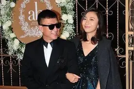 孙红雷三岁女儿近照曝光！五官清秀超可爱，扎马尾脸型像妈妈视频封面