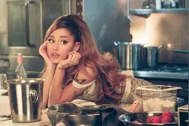 【MV中字】性感回归！Ariana Grande《positions》中英字幕1080P视频封面