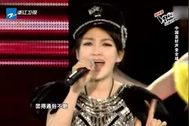 好声音：丁丁激情献唱《爱要坦荡荡》，独特嗓音点燃全场！视频封面