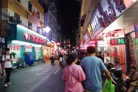 广州城中村街道，底层打工人的夜生活视频封面