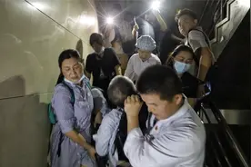 受灾情影响较大的郑大一附院重病患者大部分已转院视频封面