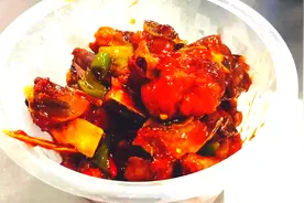 速冻排骨也可以做出好吃的红烧排骨，解冻滑油，这两步很关键视频封面