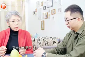 爸爸坚持军事化管理，育儿师质问：你希望你儿子一辈子怕你吗？视频封面