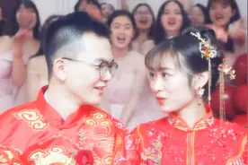 湖北小伙结婚，21岁的新娘小巧玲珑，有点漂亮视频封面