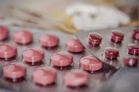 左甲状腺素钠是“激素药”，都能治哪些病？啥时候吃效果最好？视频封面