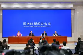 小区架设5G基站安全吗？工信部：我们对辐射的要求比国外都严视频封面