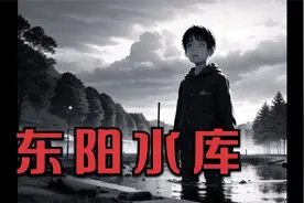 堂哥第一次不穿泳裤游泳，就再也没上岸了视频封面