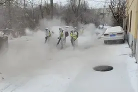 震撼！大连重点管控区两万“大白”鏖战风雪视频封面
