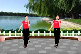 东北味十足的广场舞《耍酒疯》送给大家开心