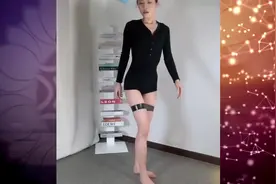 【瑜伽基础】每日必学，漂亮的瑜伽老师教你如何练好瑜伽视频封面