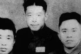 兄弟3人投身抗战，杳无音讯多年，再见面时却都成了开国少将视频封面