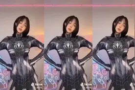 盘点外国美女搞笑瞬间，美女玩COS穿毒液的衣服，身材好炸了视频封面