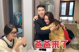 立云听到爸爸来直奔怀里泪崩 妹妹提醒姐姐不能拿命拼 姊妹俩最亲视频封面