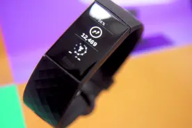 Fitbit Charge 4智能手环评测，各种运动检测+GPS功能视频封面