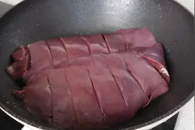 卤猪肝，切记不要直接下锅卤，诀窍和做法告诉你，猪肝粉嫩不柴视频封面