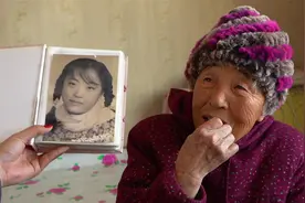 看到80岁的奶奶年轻时的照片，曾也是大美人讲述和爷爷的结婚故事视频封面