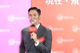 张家辉与关咏荷女儿已经14岁，坦言爱女被人搭讪，犹如晴天霹雳视频封面