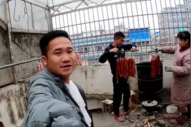 小强实拍制作腊肠全过程，方法简单一学就会，一起来学习吧视频封面