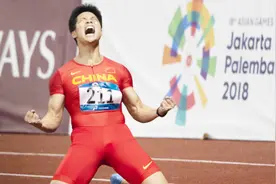  苏炳添亚运会百米破纪录夺冠，跪地“怒吼”，他退役报告都打了视频封面