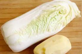 1颗白菜，1颗土豆，教你新做法，开胃下饭又解馋，一次多吃3碗饭视频封面