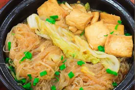 厨师长教你家常砂锅炖菜，简单食材一锅炖，出锅热气腾腾味道香视频封面