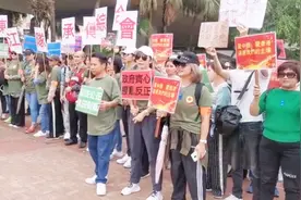 元朗市民再行动！爱国爱港市民街头声援港警 高喊口号获路人点赞视频封面