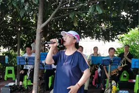 一人饰两角！郑州女高音潘素艳演唱《为了谁》视频封面