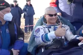NASA 宇航员马克乘坐俄罗斯联盟号飞船从国际空间站返回视频封面