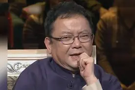 王刚讲述老来得子的幸福感，一回想仍激动落泪，自认不是重男轻女视频封面
