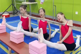 3名舞蹈生因偷懒被老师体罚，高难度一字马压到哭，学舞需谨慎视频封面