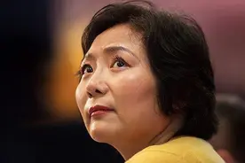 中国女富豪成长史：从记者到地产大鳄，400亿港元一半给前夫视频封面