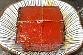 传统名菜东坡肉的懒人做法，色泽红亮，软烂入味，一点也不肥腻视频封面