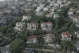航拍南宁占地近500亩别墅群 坐拥一线江景，烂尾100多栋视频封面