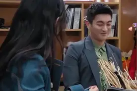 杜江被曝追求江疏影三年，霍思燕下意识的反应，杜江慌了视频封面