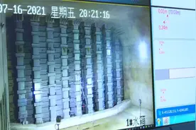 水下及管内画面首曝光！大连湾海底隧道安装破千米超总长三分之一视频封面