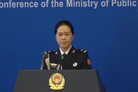 公安部：四个方面全力维护疫情常态化防控下校园安全稳定视频封面