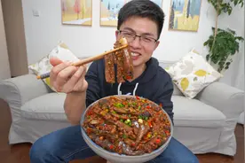 做个少油版的肉末茄子，操作简单不油不腻，盖饭嗷嗷香视频封面