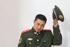 退伍班长当跑腿，一年挣15万：老子疯跑3年就为当老板，然后救人视频封面