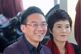 央视名嘴郎永淳：举家赴美引骂名，误会；被迫辞职为妻病，感人！视频封面