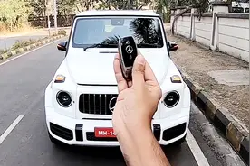 试驾300万的2020款奔驰G63，按下钥匙开上路，惊艳的一幕上演了视频封面