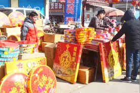 春节即将来临，农村烟花爆竹却被禁止了，大家对此这么看？视频封面
