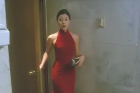 港姐女神李嘉欣名场面：身材太惊艳，刘德华看的目不转睛！视频封面