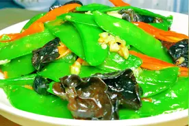 美食清炒荷兰豆，每次去饭店必点素炒，清脆爽口，开胃解腻下饭视频封面