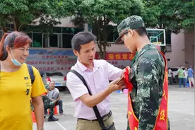 儿行千里母担忧：隆安县新一批新兵与预备兵员踏上入伍征程视频封面