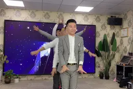 爱一个人不等于是喜欢，而喜欢一个人并不是等于爱#桃花运广场舞视频封面